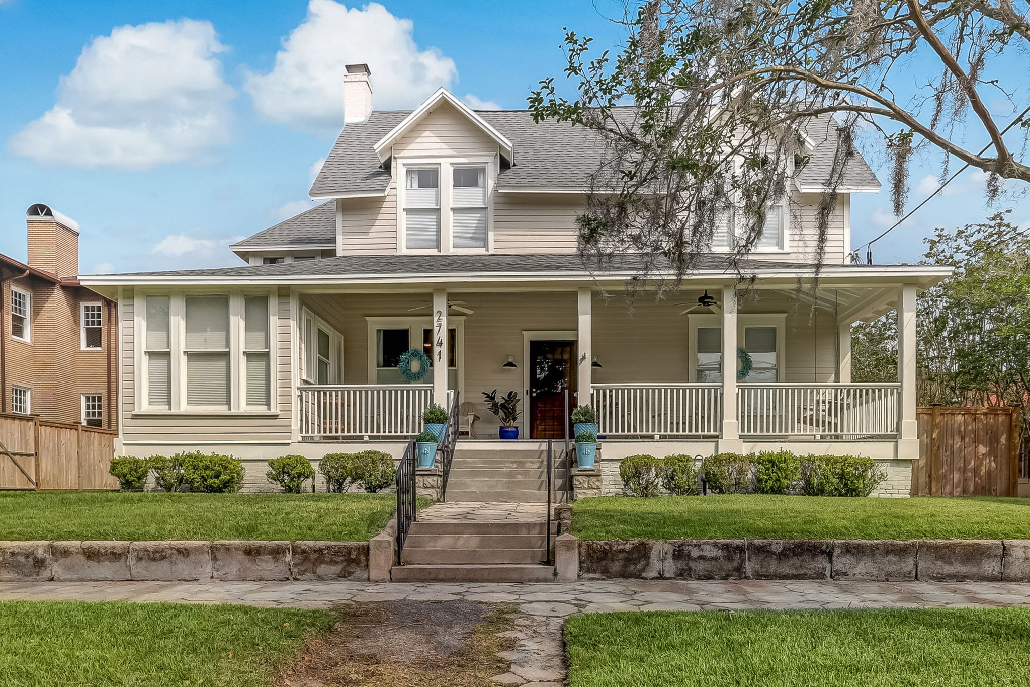 Welcome to 2741 St Johns Avenue