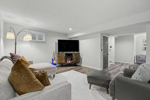  Photo 47