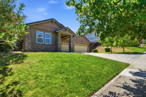 002_F8_2742 St Andrews Dr