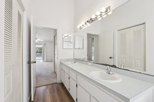 Breakers Dr-S1710-039.jpg