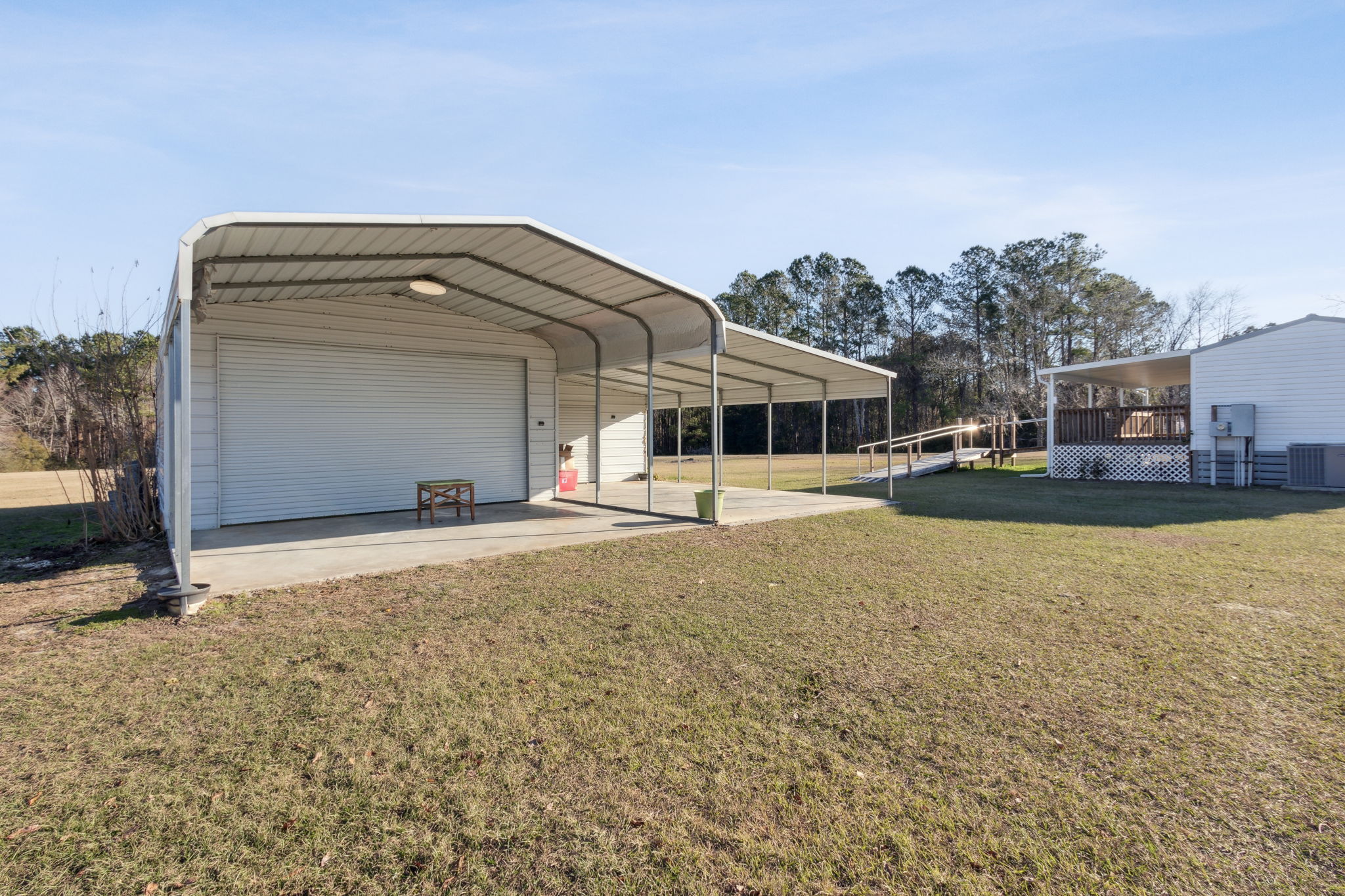 Carport/Garage