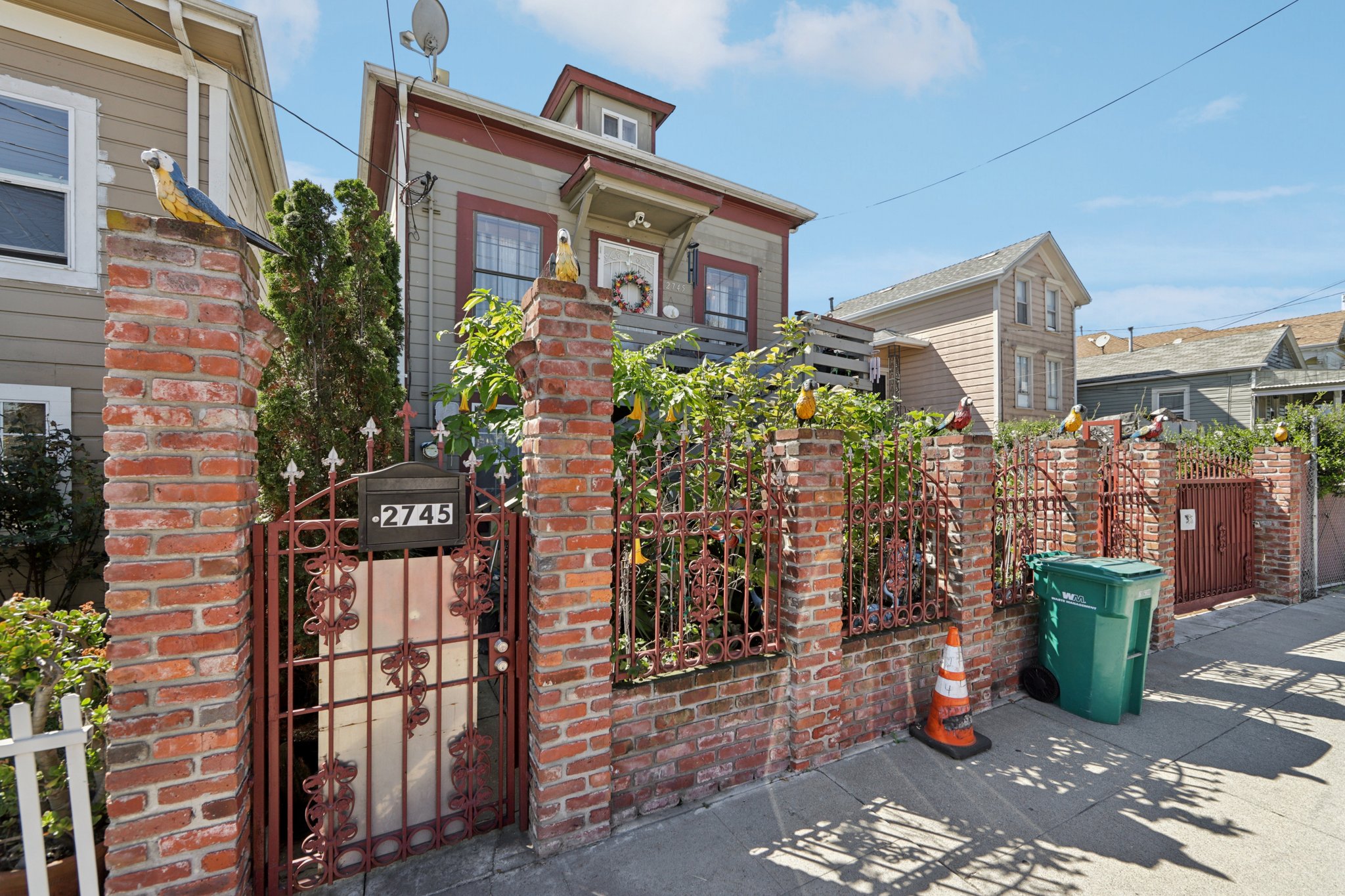 E 10th St-S1903-003.jpg