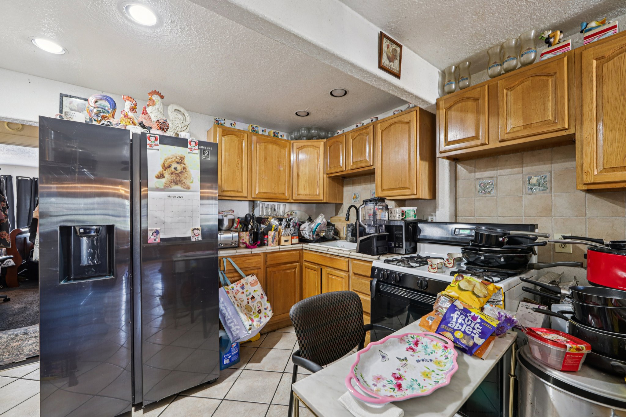 E 10th St-S1903-008.jpg