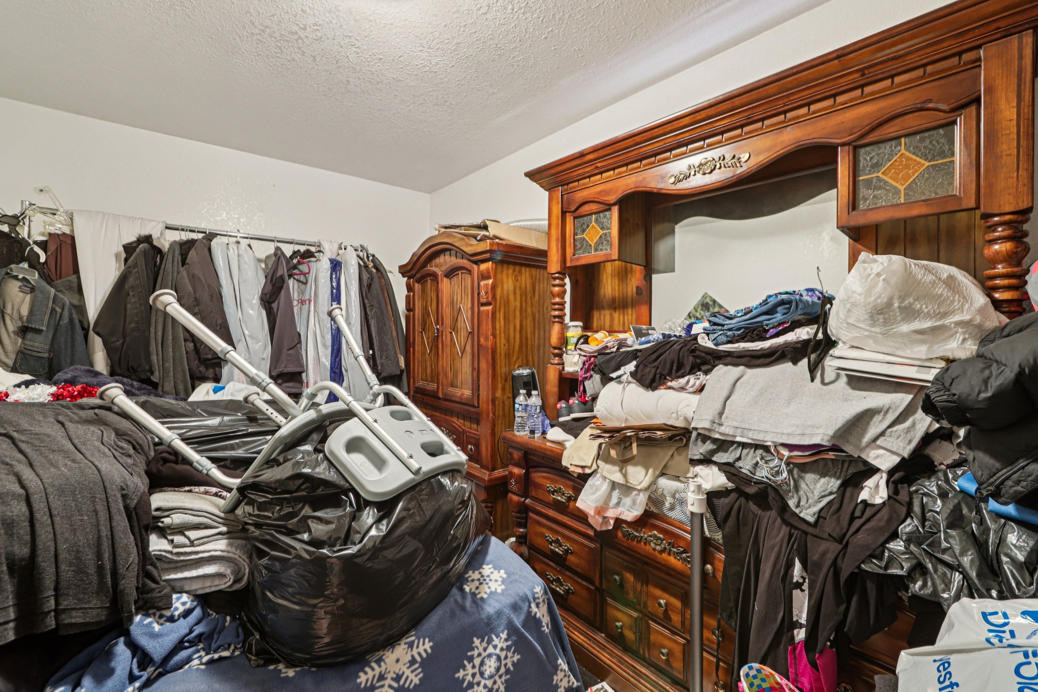 E 10th St-S1903-014.jpg