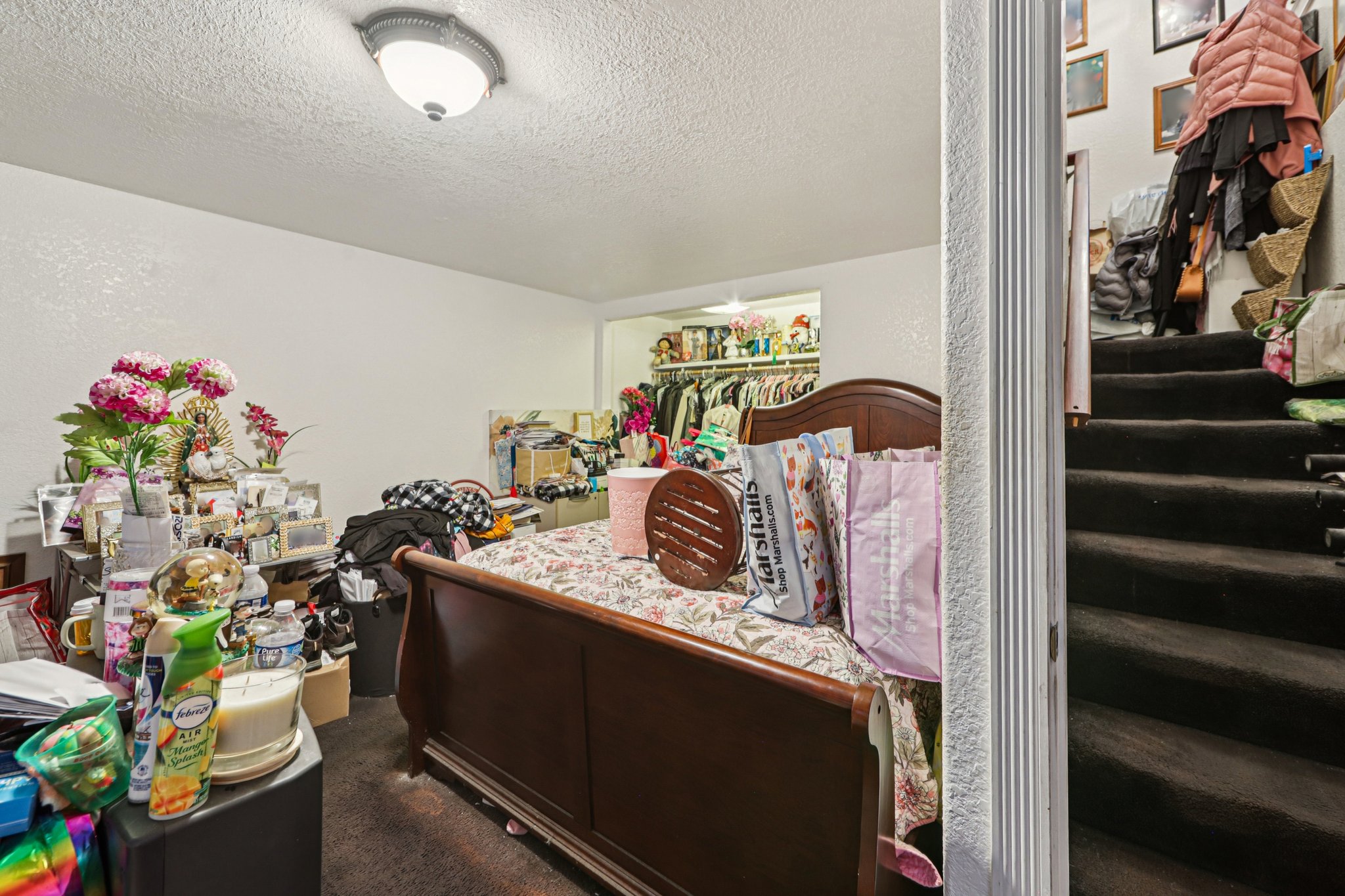 E 10th St-S1903-015.jpg