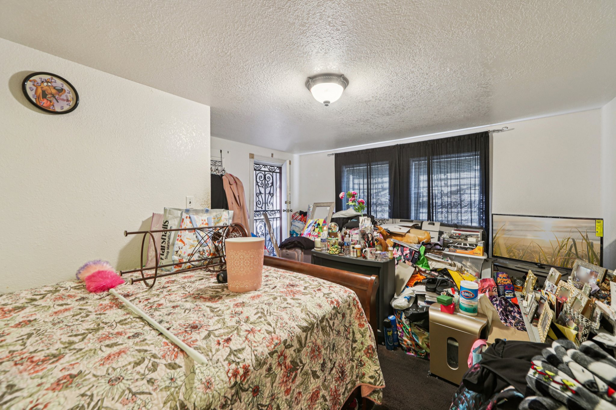 E 10th St-S1903-016.jpg