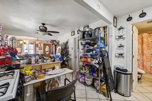 E 10th St-S1903-009.jpg