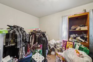 E 10th St-S1903-017.jpg