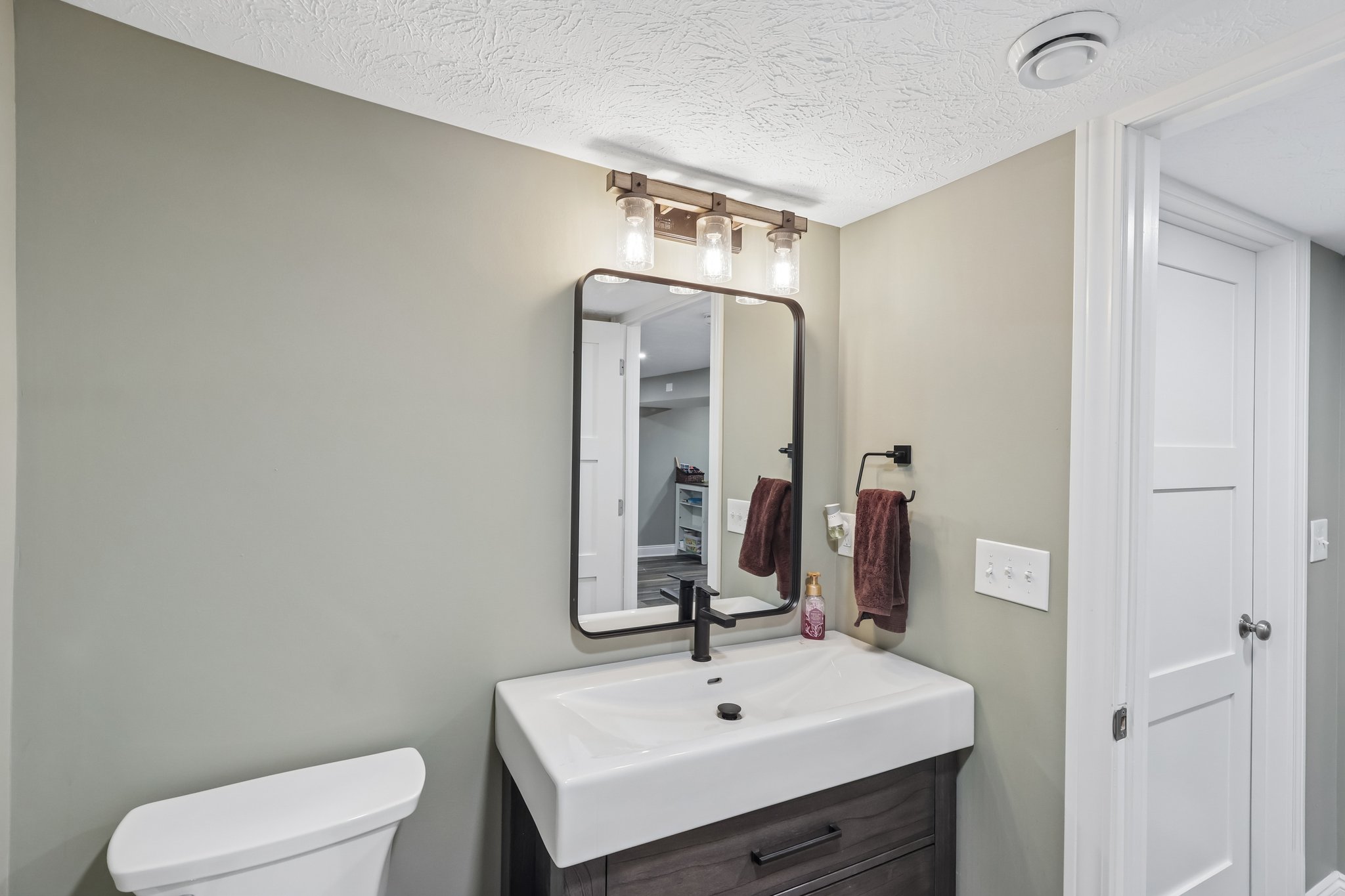 Dellwood Dr-S2506-078.jpg