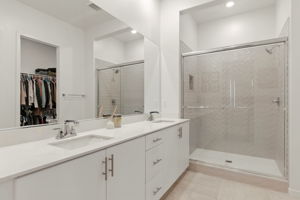  Photo 31