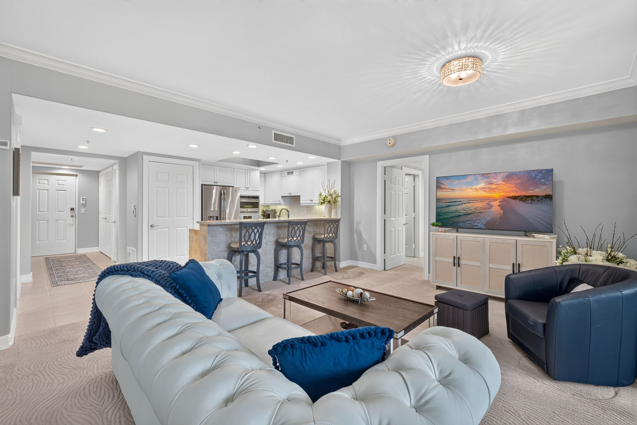 RS - Living Room 2 of 4