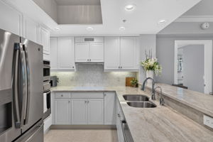 RS - Kitchen 1 of 3