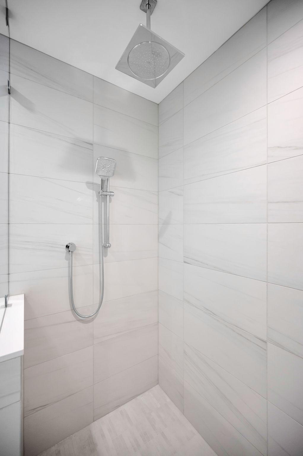 Primary Bathroom1b