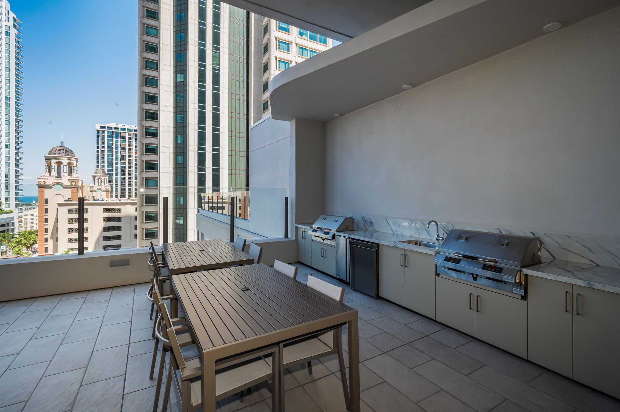 Pool Grilling Area and Patio1