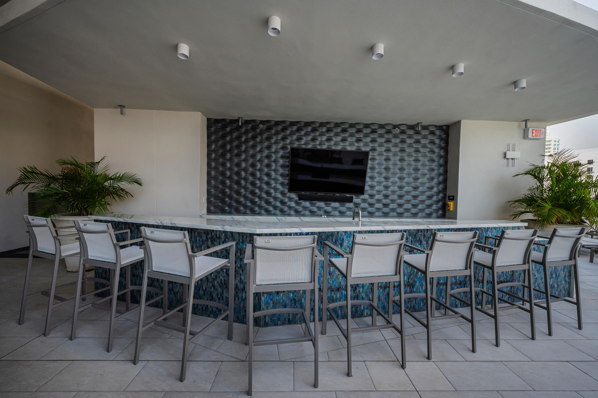 Pool Bar1