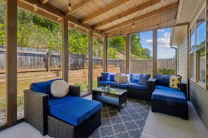 Screened-in Porch