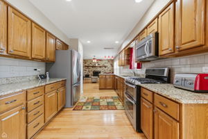 275 Essex Ct - Joshua Kosar_010