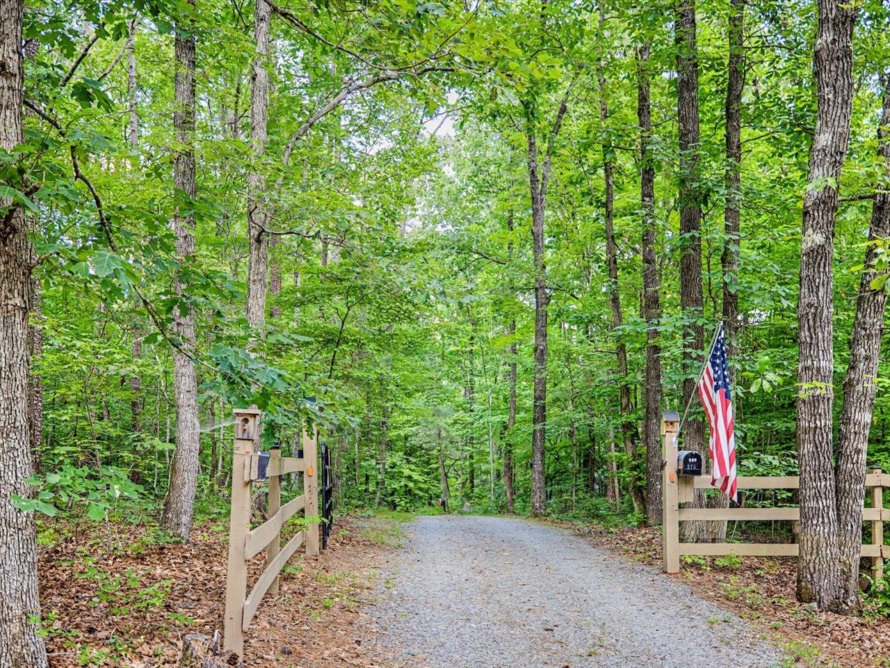 117-Driveway Entry