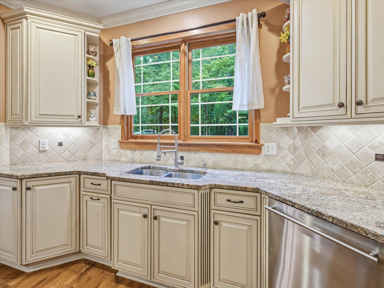 027-Kitchen
