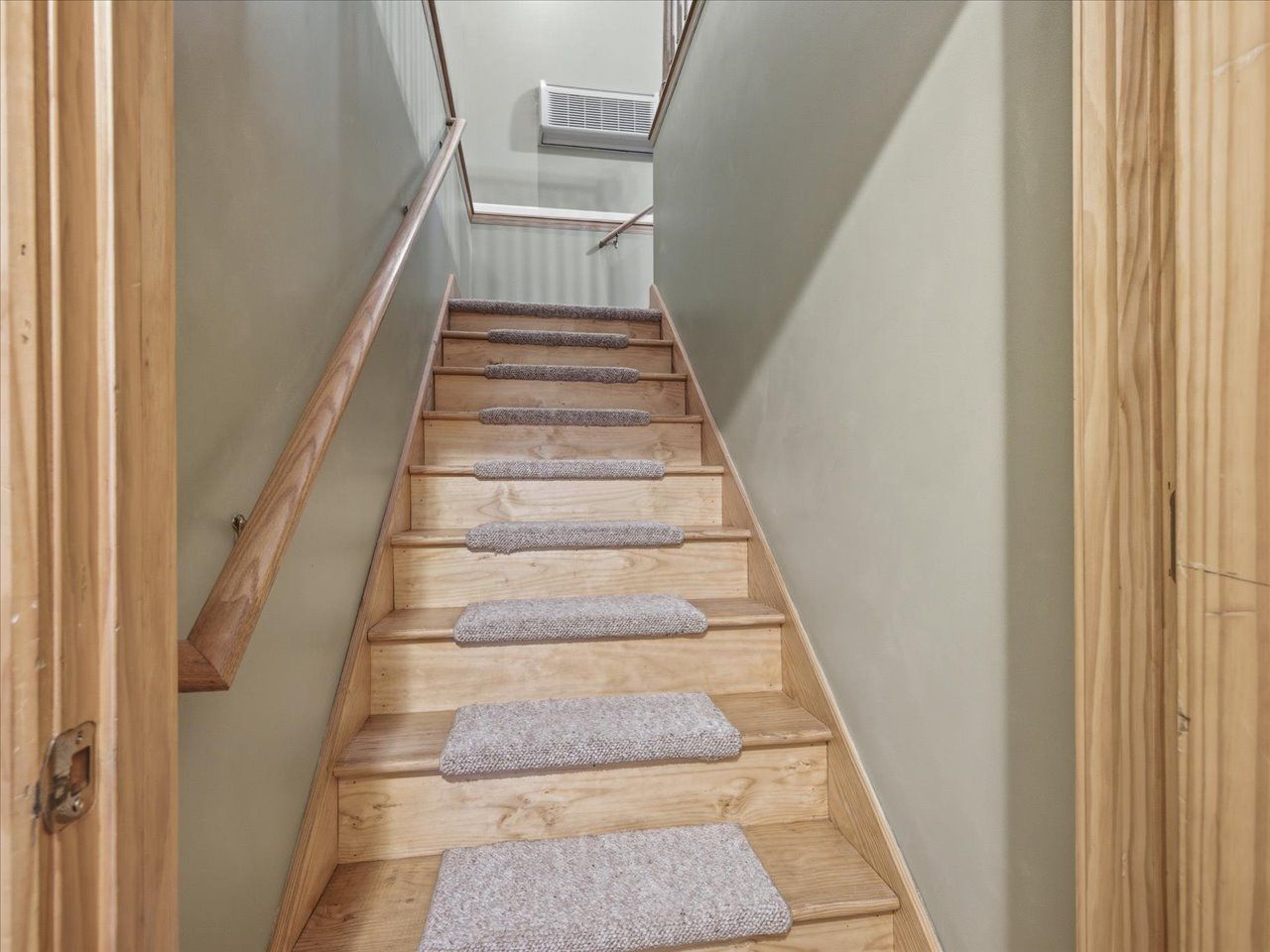 065-Steps to Bedroom Suite