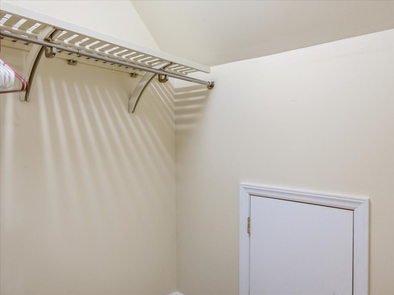 073-Bedroom Suite