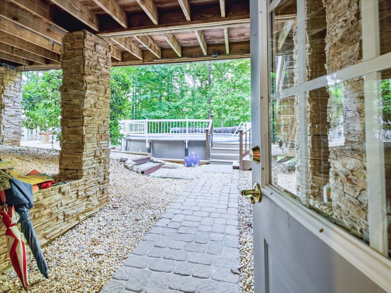 081-Walkway