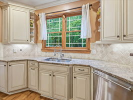 027-Kitchen