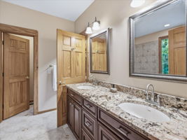 042-Primary Bathroom