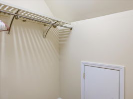 073-Bedroom Suite
