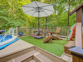 082-Pool Deck
