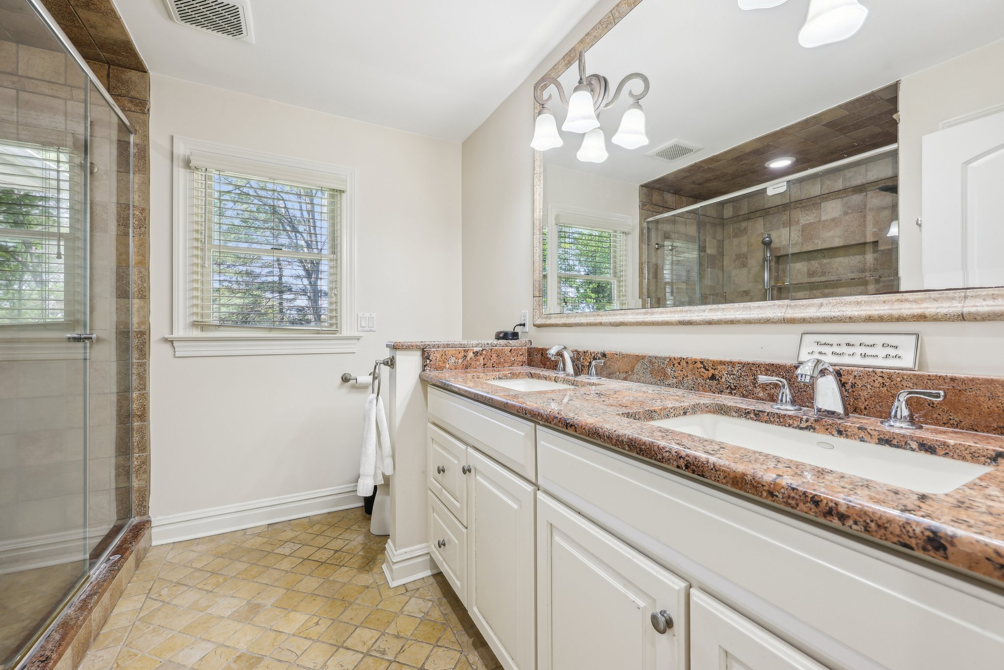 Sycamore Ct-0105-023.jpg