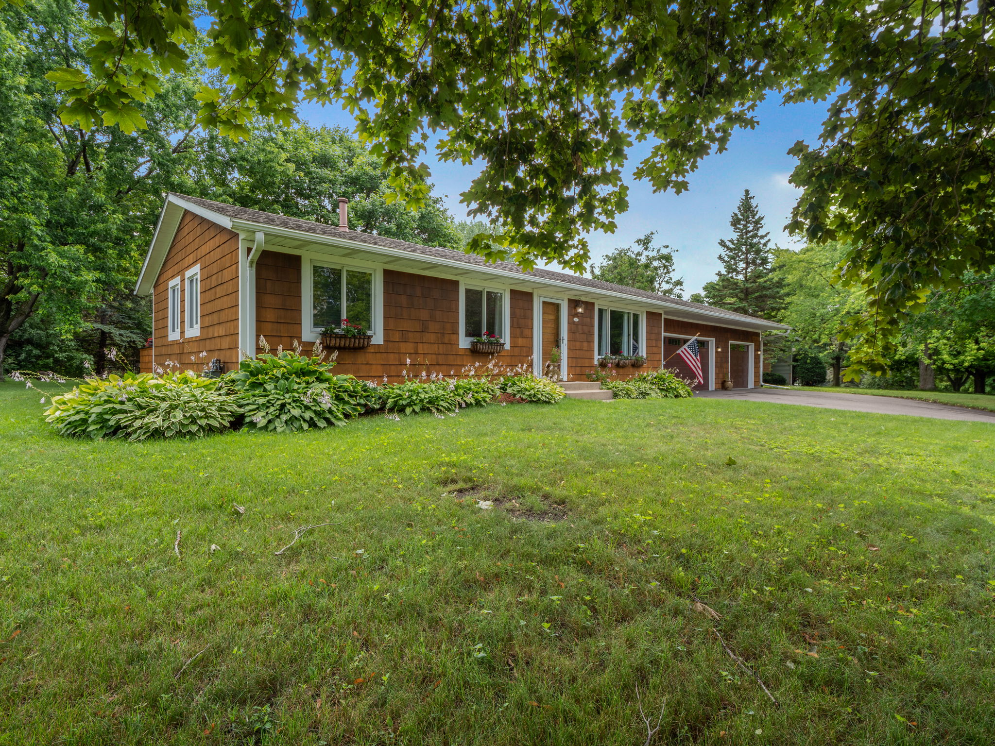  2750 Oliver Lane North, Plymouth, MN 55447, US