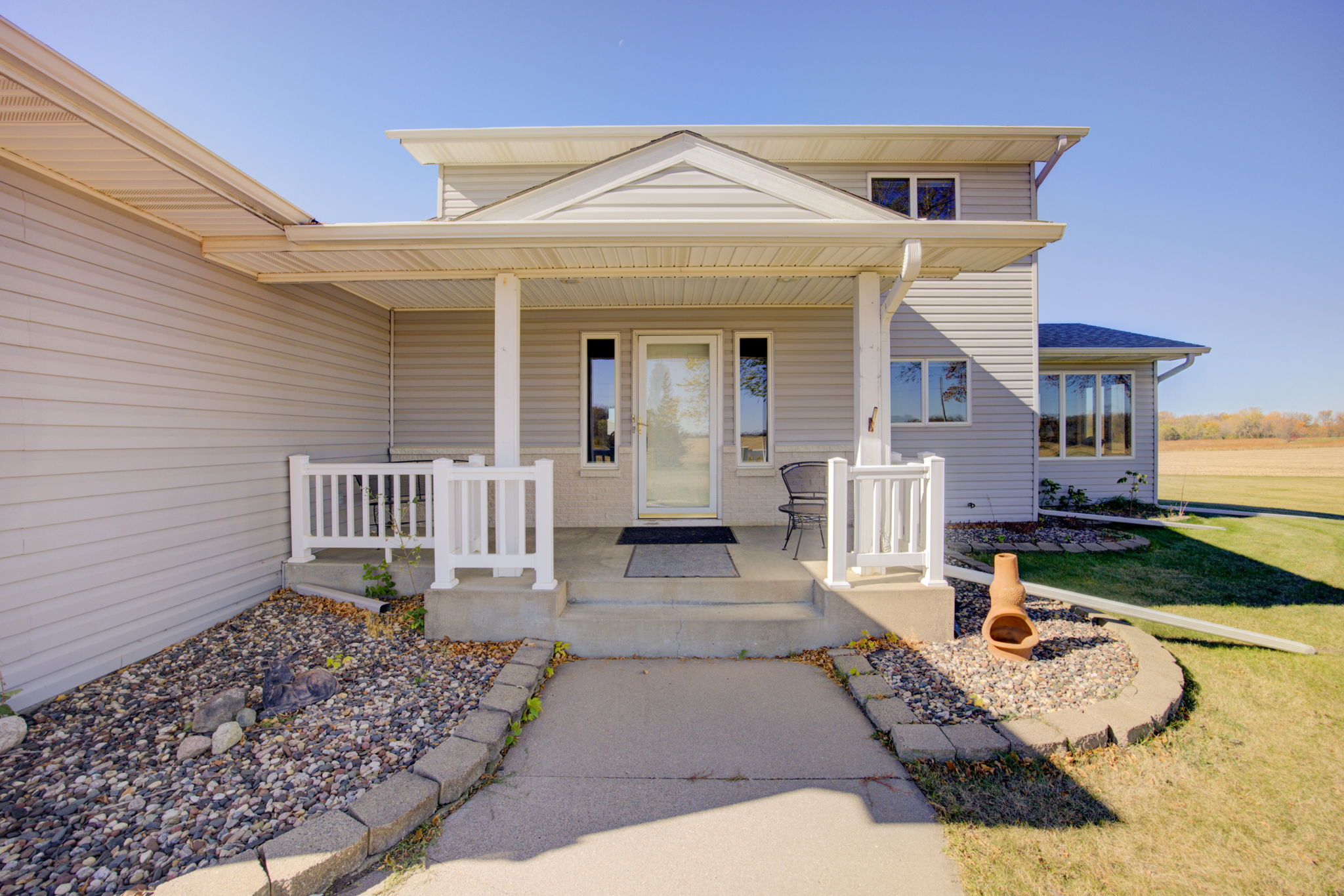 25 Exterior Front