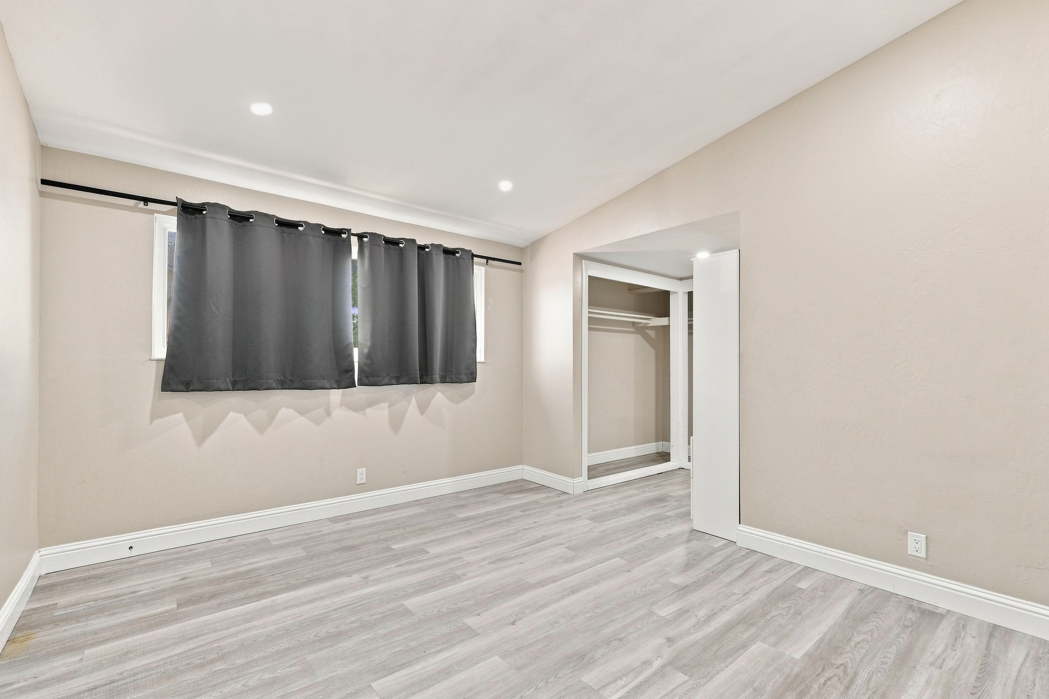 015_F8_27565 Verona Ave