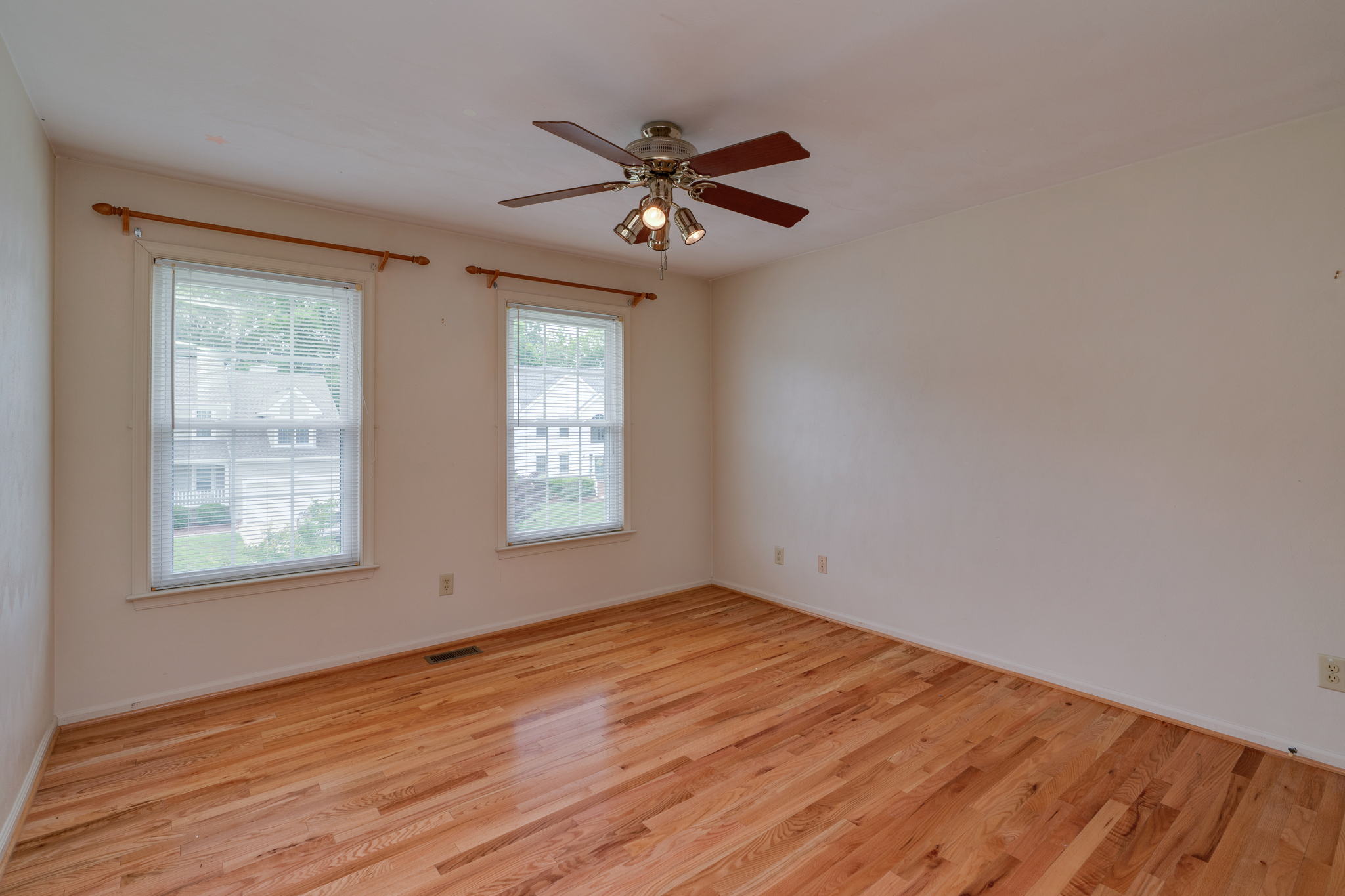 2757 Christopher Farms Dr, Virginia Beach, VA 23453, USA Photo 36