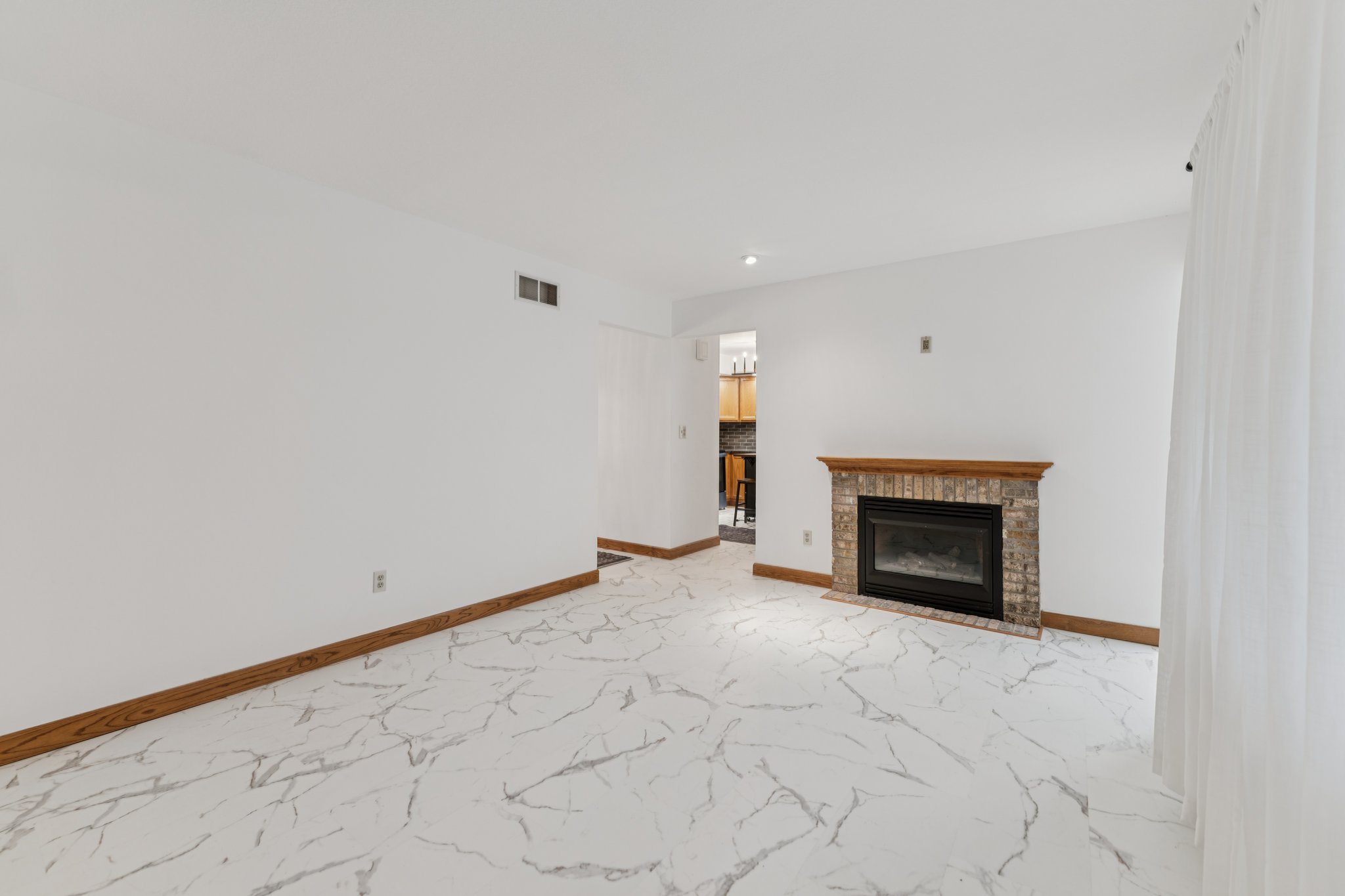 S Bayshore Dr-S1101-009.jpg