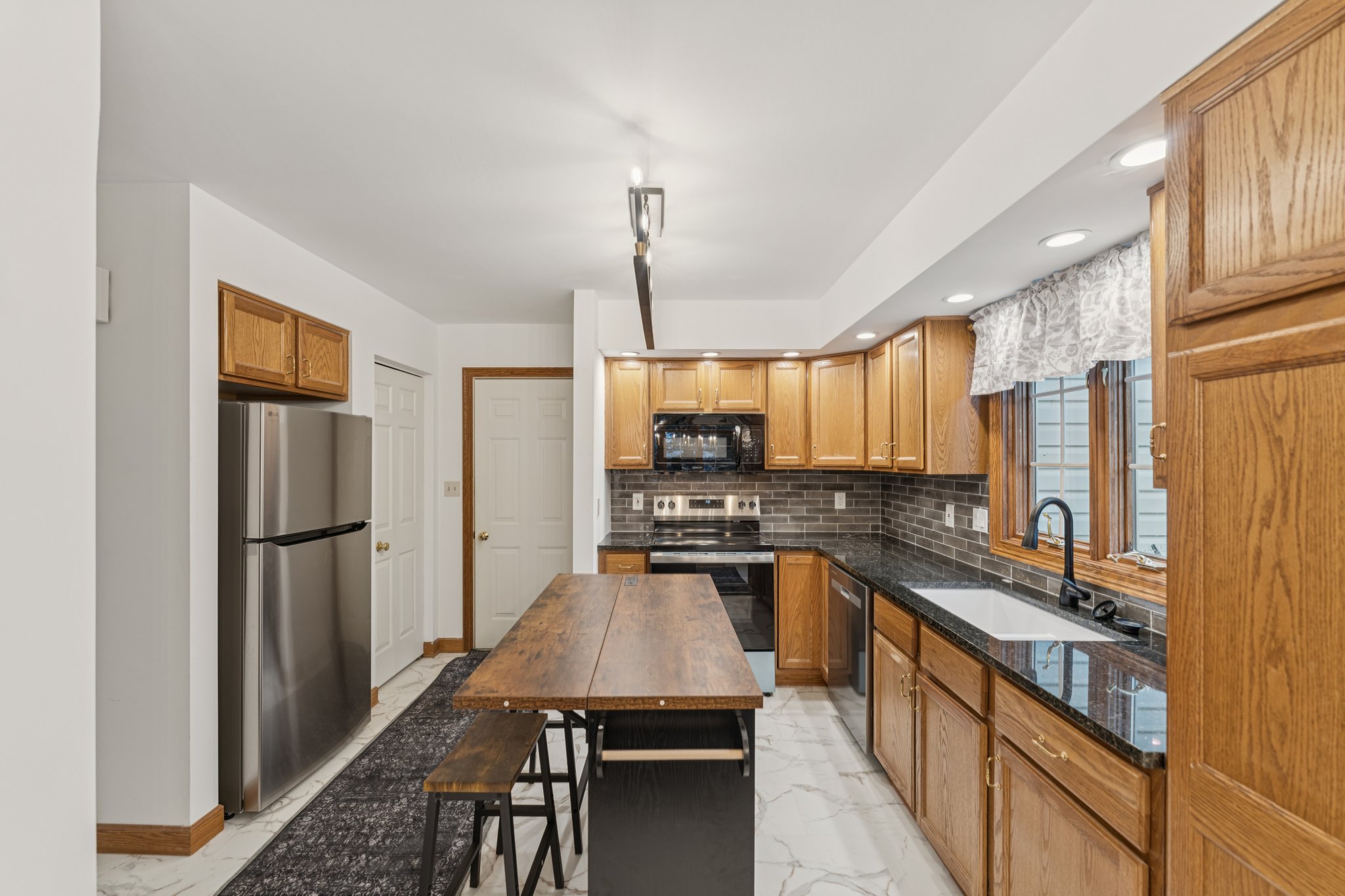 S Bayshore Dr-S1101-013.jpg