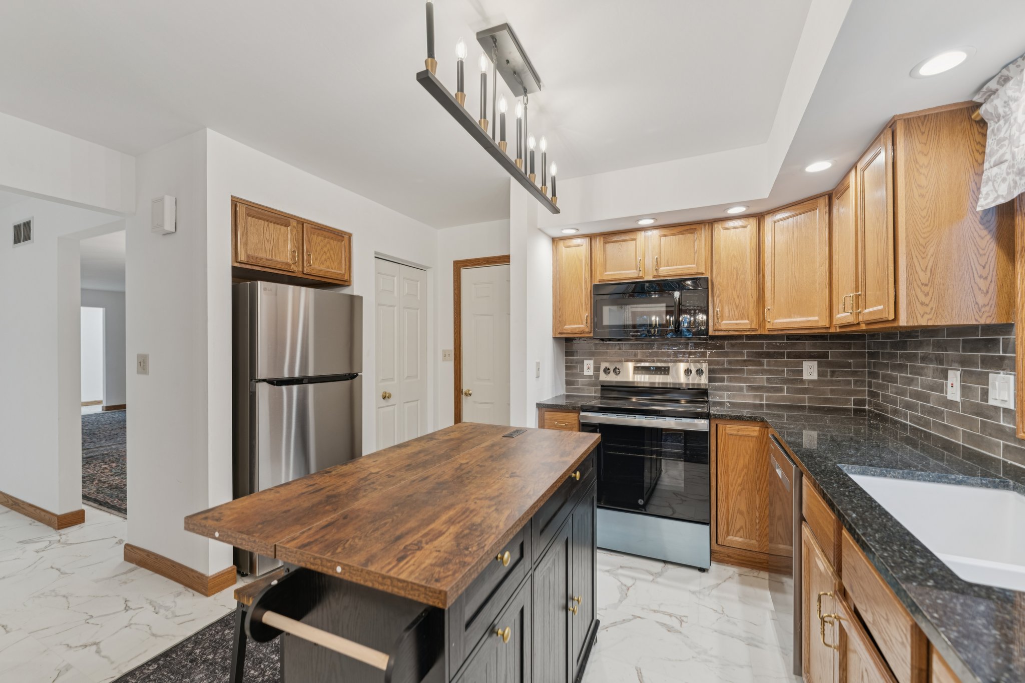 S Bayshore Dr-S1101-017.jpg