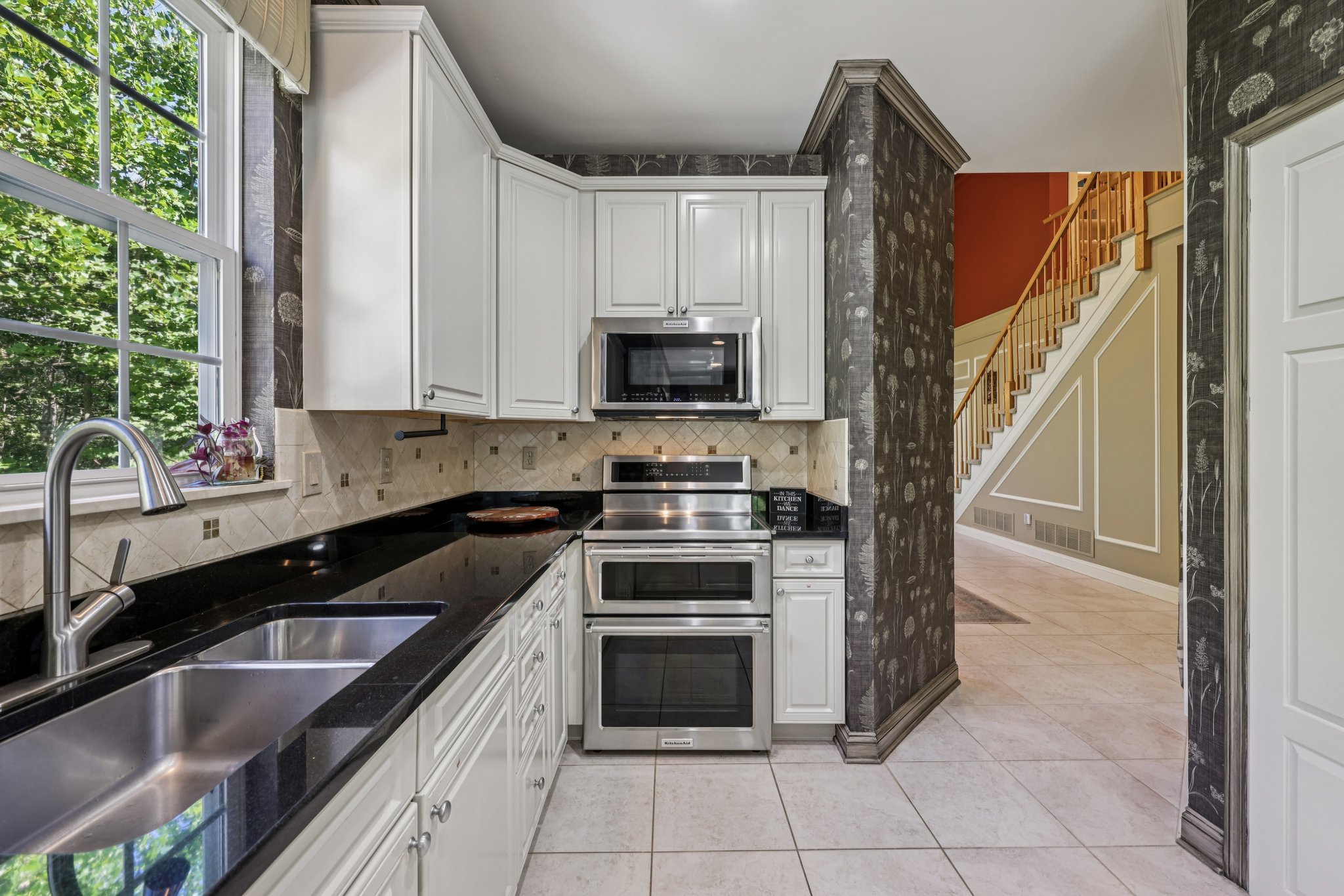 Woodlands Dr-S0909-020.jpg
