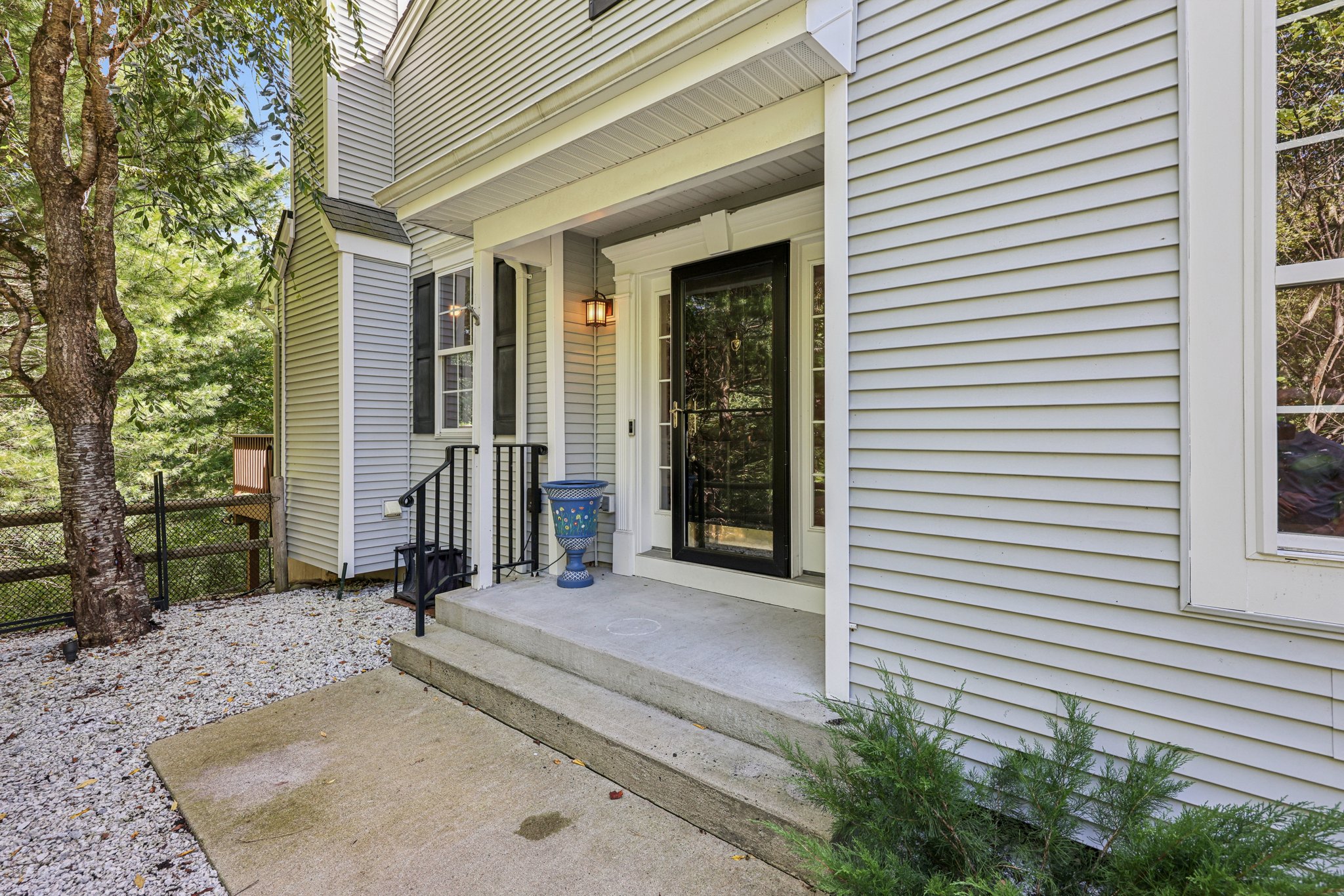 Woodlands Dr-S0909-046.jpg
