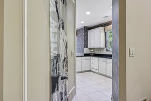 Woodlands Dr-S0909-017.jpg