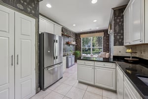 Woodlands Dr-S0909-021.jpg
