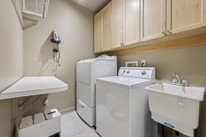 Woodlands Dr-S0909-025.jpg