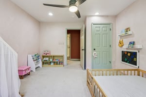 Woodlands Dr-S0909-042.jpg