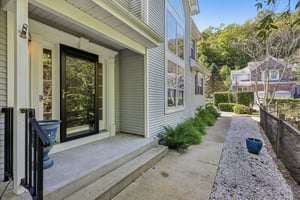 Woodlands Dr-S0909-047.jpg