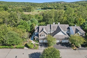 Woodlands Dr-S0909-057.jpg