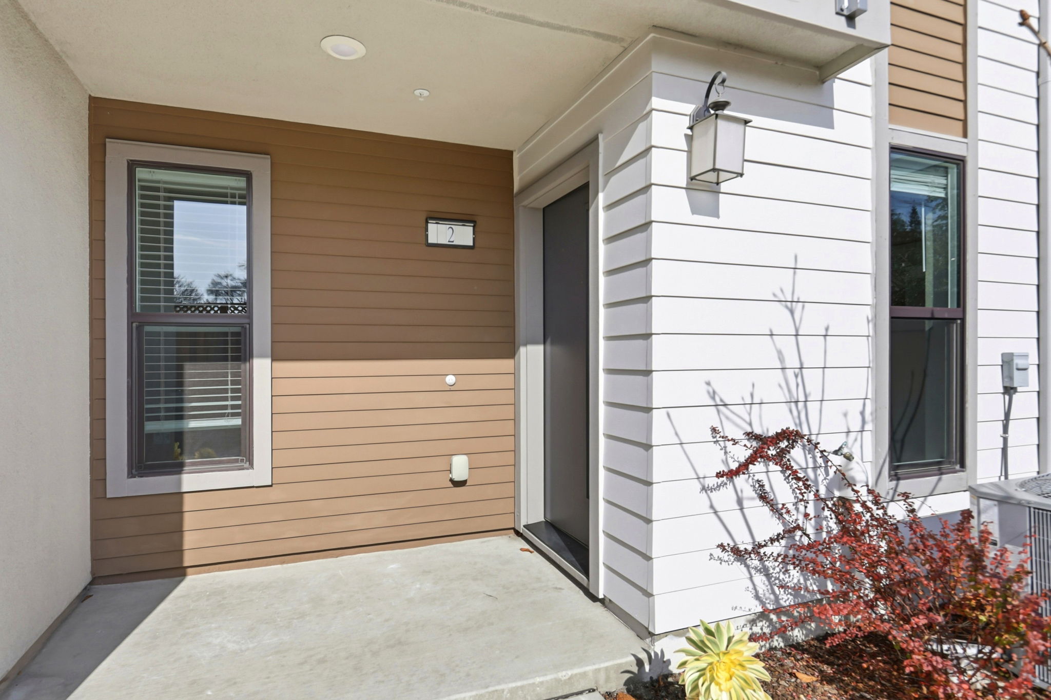 004_F8_2760 Ball Pl unit 2