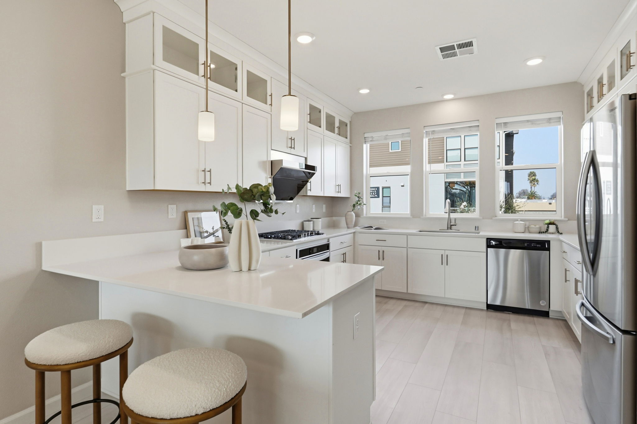 011_F8_2760 Ball Pl unit 2