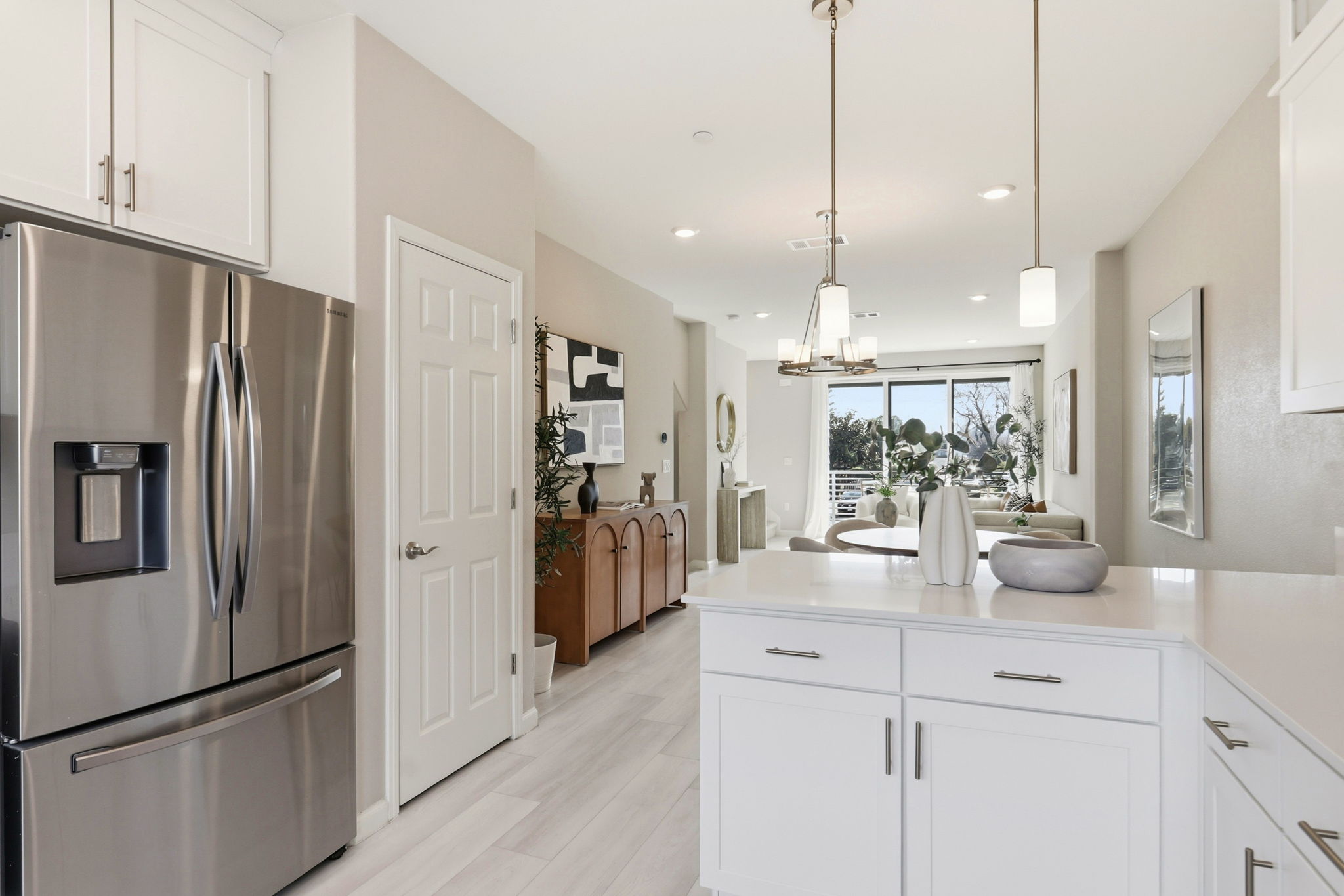 016_F8_2760 Ball Pl unit 2