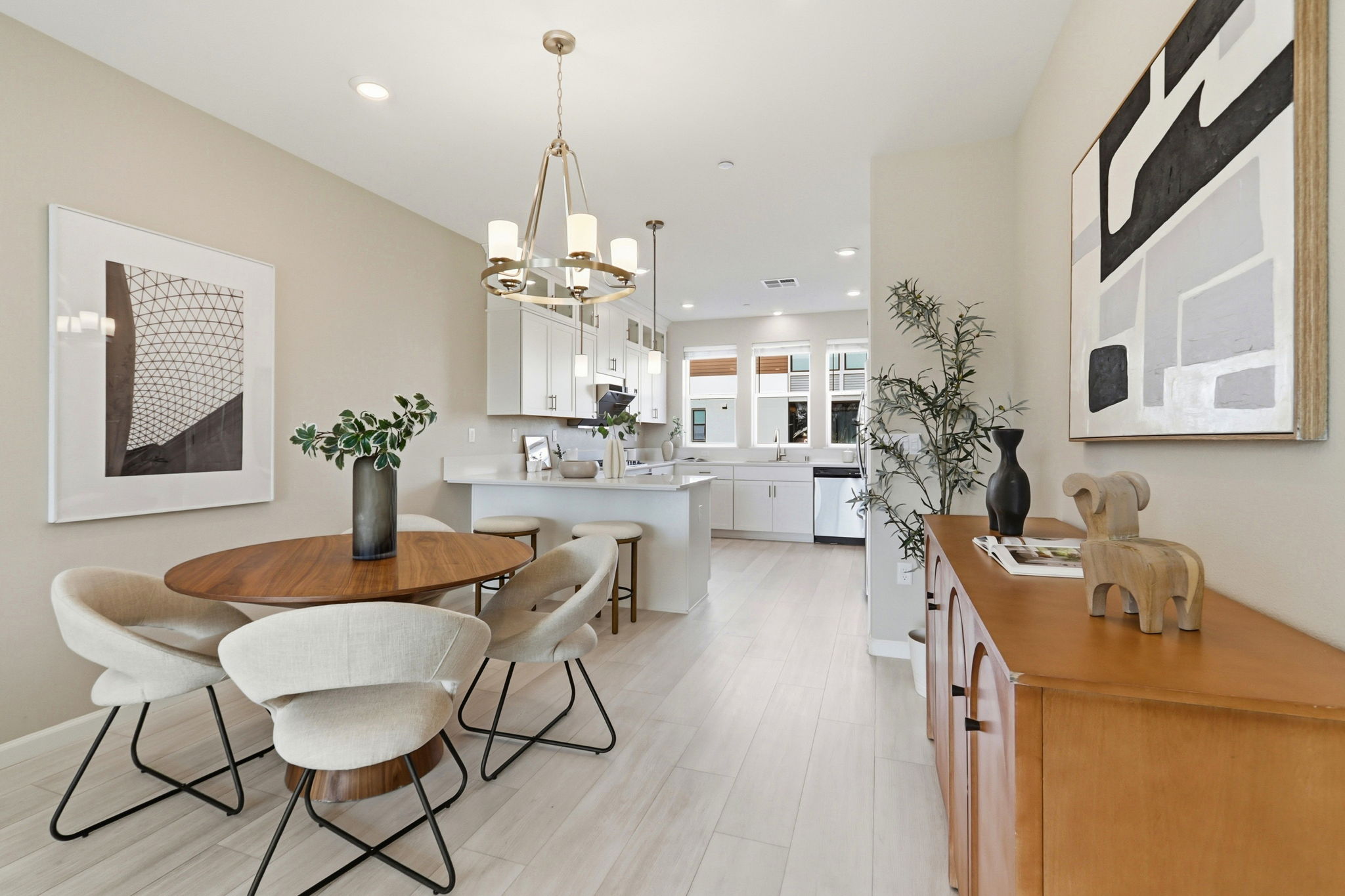 018_F8_2760 Ball Pl unit 2